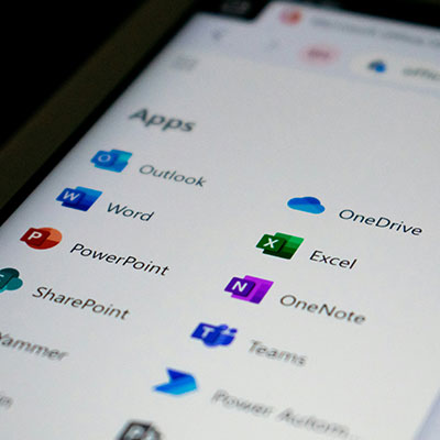 computer-screen-with-office-365-apps